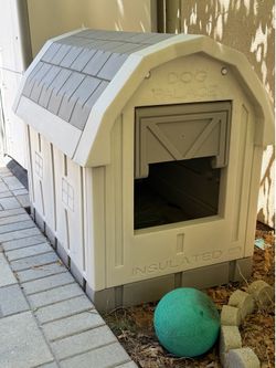 Dog Palace Insulated Outdoor Dog House - Large