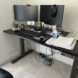 Electric Adjustable Standing Desk – Smooth Lift, Modern & Sturdy