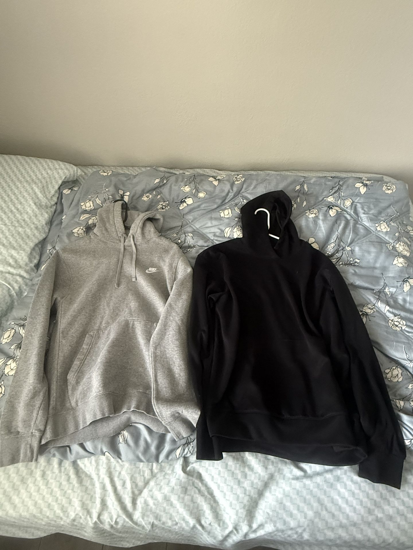 Nike hoodies (read Description)