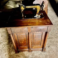 Damascus Sewing Machine & Table - Antique