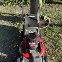 Self Propelled High Wheel Lawn Mower Troy-Bilt 21” Cut With A Honda Engine 