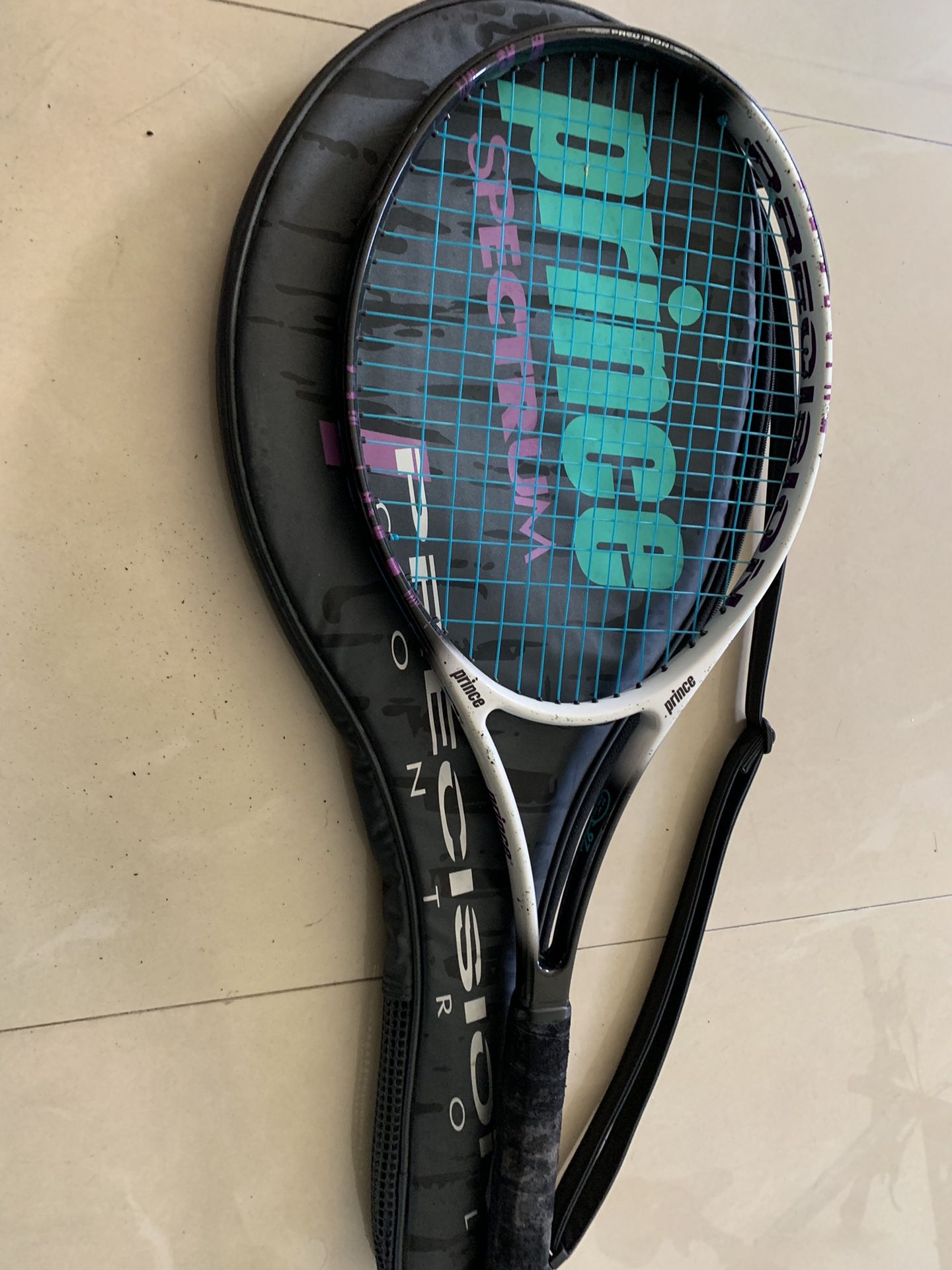 Tennis racket