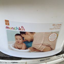 Baby Sit & Soak Bath Tub