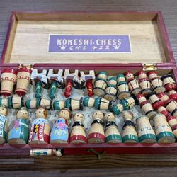 Vintage Kokeshi Japanese “Chess Set” 50s/60s 