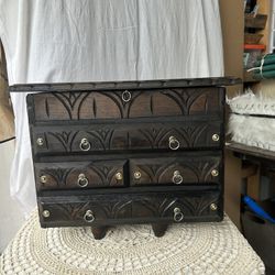Beautiful Vintage Chest/Jewelry Box/Treasure Box