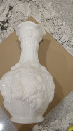 Milkglass vase...vintage