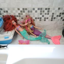 Bathtub Toys With Floating Ferry Boat And Color Changing Water Barbie Dolls