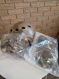 Tactical Helmet W/ Accessories