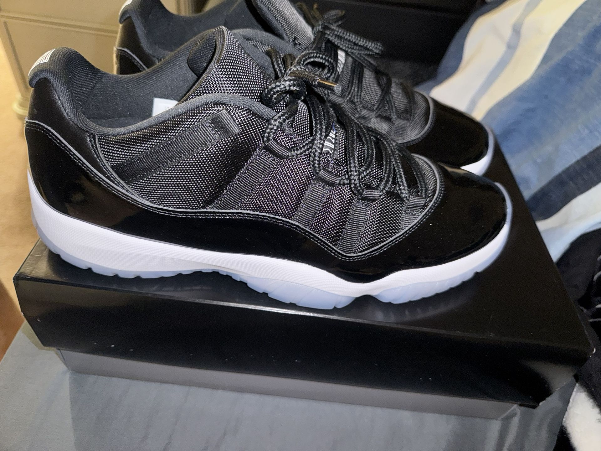 Jordan 11 Space Jams Sz 13