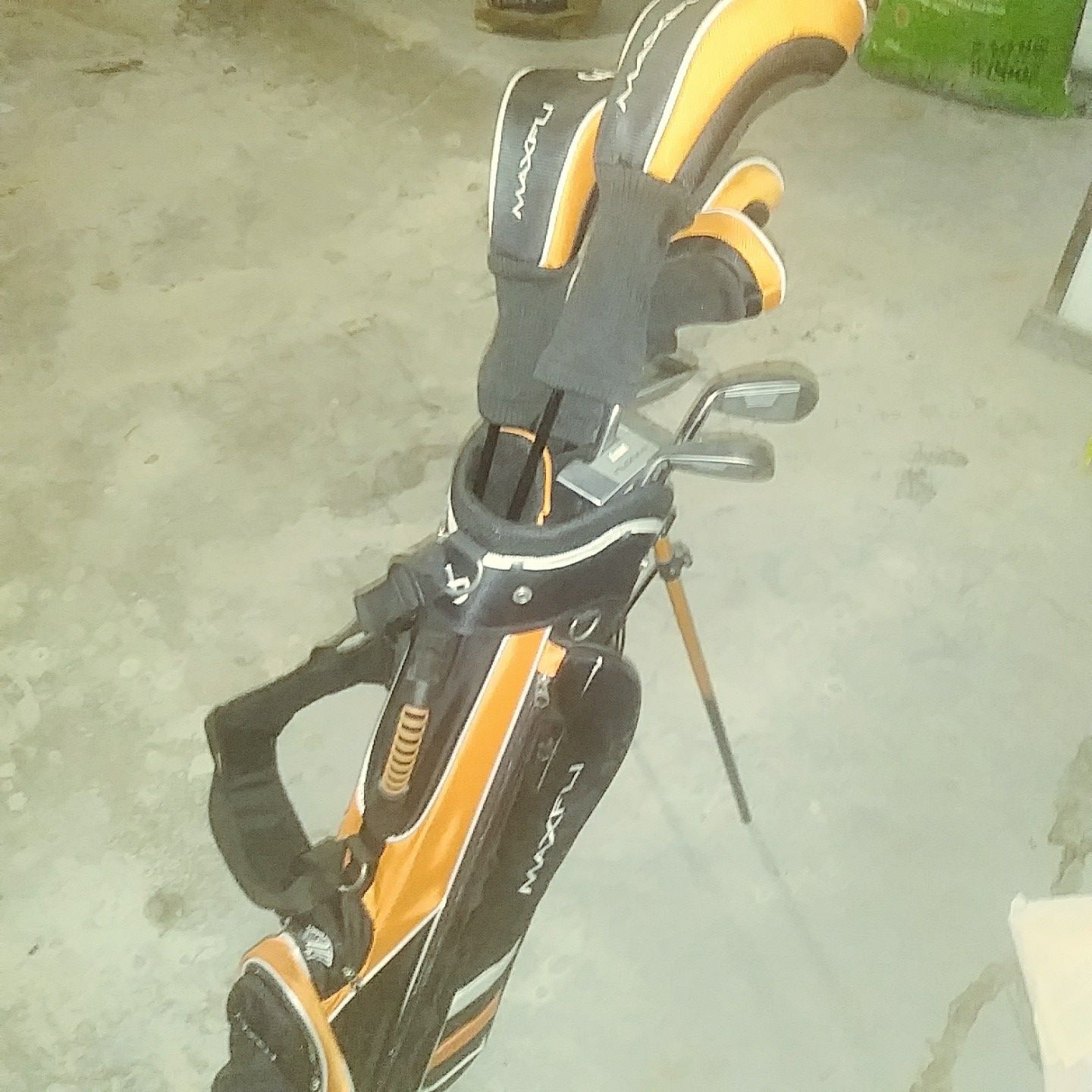Maxfli junior golf set