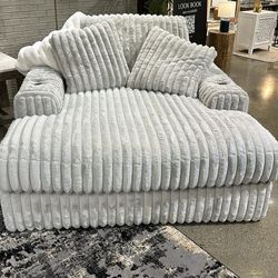 Stupendous Oversized Chaise $10 Down Payment And Financing Available