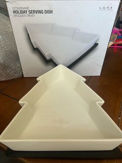 Luxe Stoneware Holiday Serving Dish with Wooden Trivet