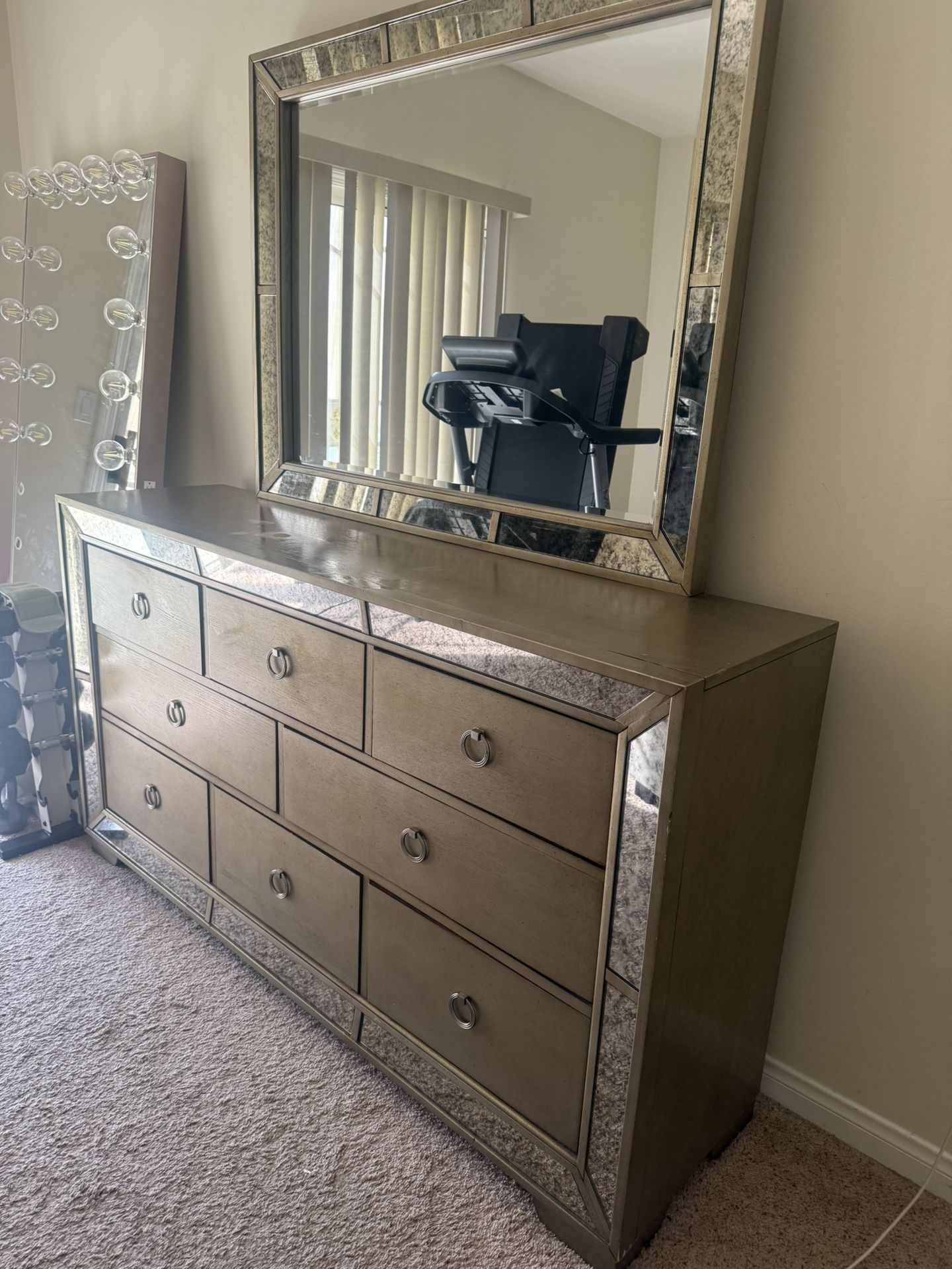 Dresser/mirror/2 Night Stands