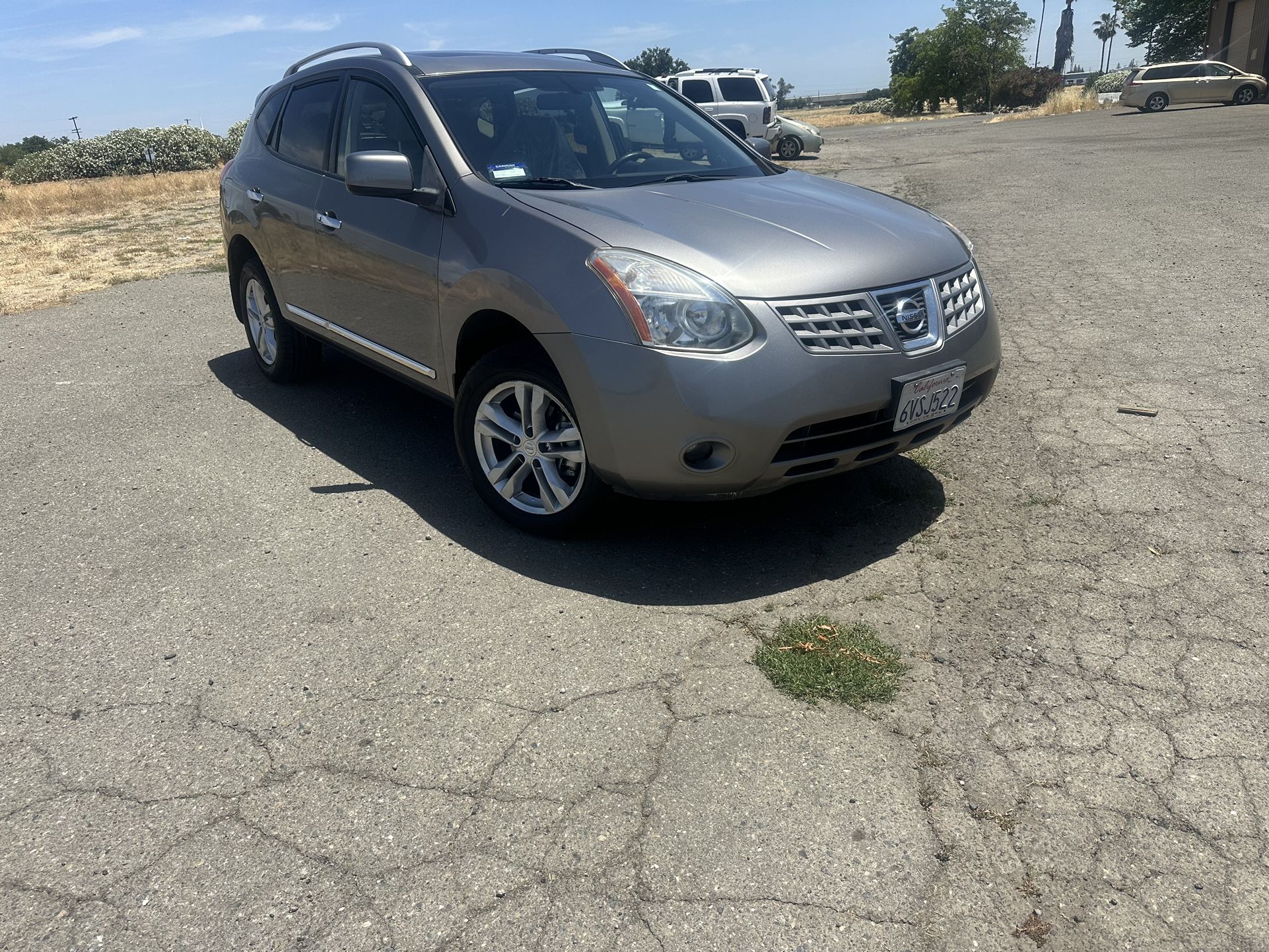 2012 Nissan Rouge Sv 134k