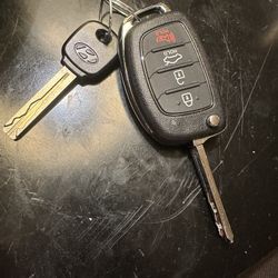 Mint Condition Hyundai Sonata Key Fob With Extra Key Only $30!!! I 