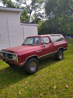 Photo 1988 Dodge Ramcharger SUV