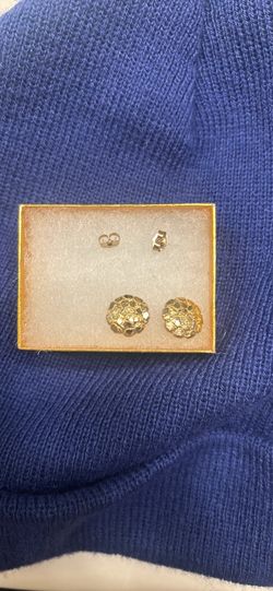 10k gold earrings never worn