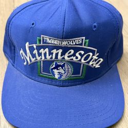RARE VINTAGE MINNESOTA TIMBERWOLVES SNAP BACK HAT  