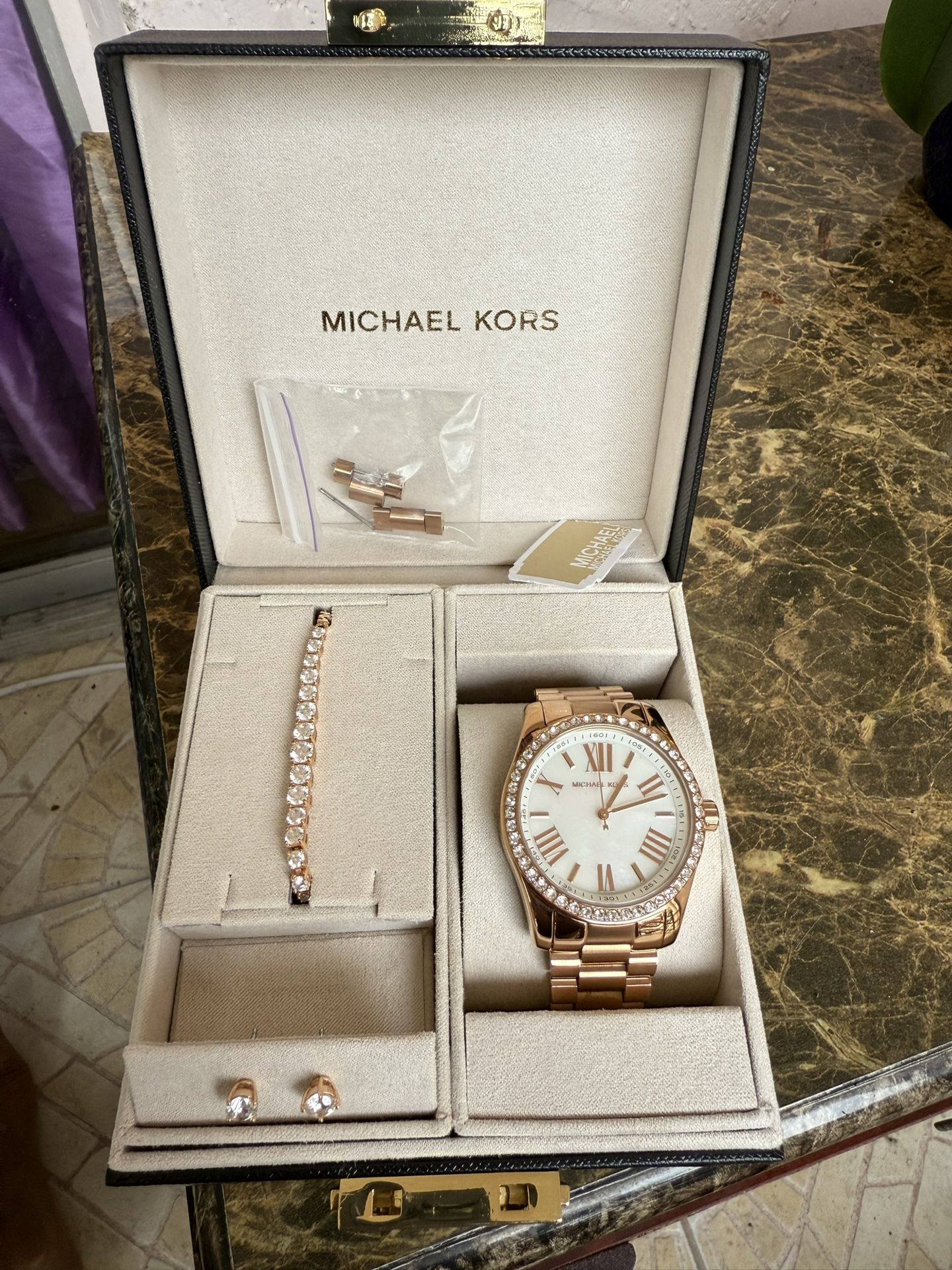 MICHAEL KORS 