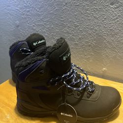 Columbia Boots Women’s 9