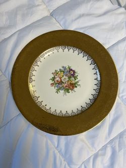 Vintage 22k Gold Rimmed Plate Flowers