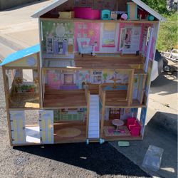 Doll House 