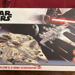 STARWARS Millennium Falcon & X-Wing Star Fighter Set