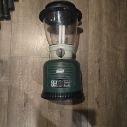 COLEMAN BATTERY OPERATED COMPACT FLOOTENG CAMPING LANTERN 