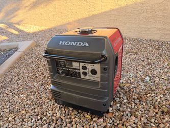 Great Condition - Honda EU3000iS Inverter Generator