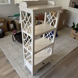 Standing Hutch/shelf 