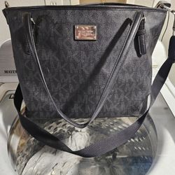 Michael Kors Diaper Bag With Changing Pad 