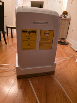 Hisense portable AC with remote control