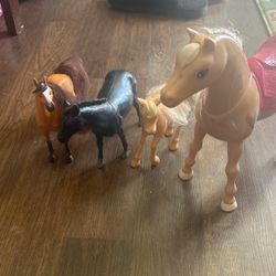 4 Toy Doll Horses
