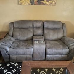 Sofa/loveseat/rocker Recliner/rug/coffee And End Tables