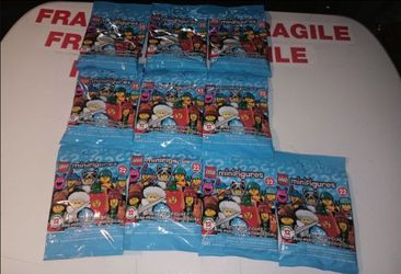 LEGO Minifigures Series 22 (71032) -10x Sealed Unsearched Lot