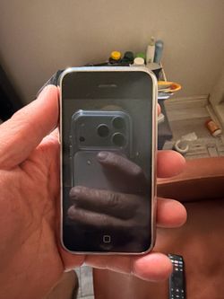 Apple iPhone 1st Generation (2007) 8GB – Fully Working – Includes Charger