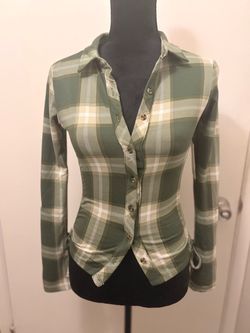 Green Plaid Button-Up Long Sleeve Shirt