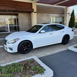 2015 Infiniti Q70 Red Sport Edition