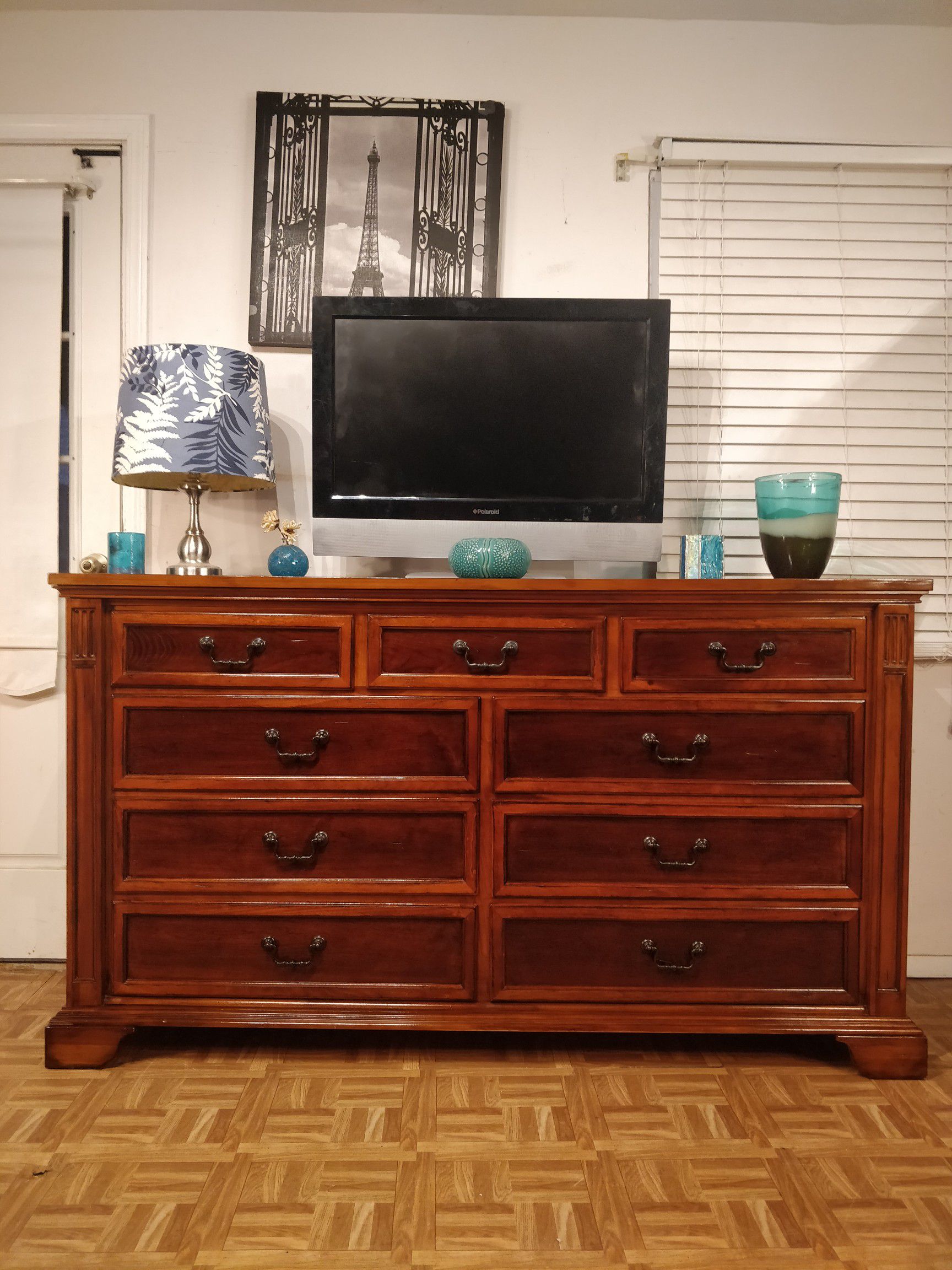 Solid wood UNIVERSAL FURNITURE big dresser/TV stand with 9 drawers in great condition all drawers working well, dovetail drawers. L68"*W19"*H38.5"