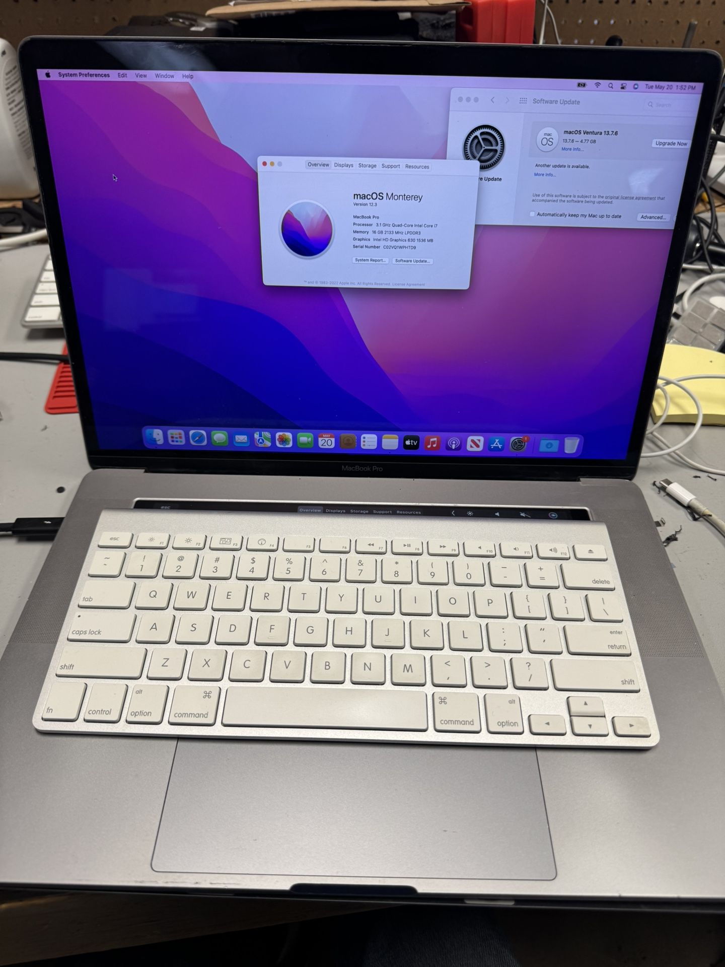 MACBOOK PRO 15 Inch 2017 16GB OF RAM 1TB SSD KEYBOARD DOESNT WORK