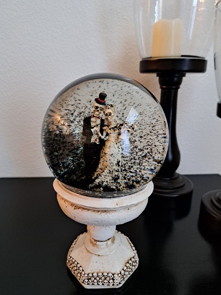 Bella Lux Wedding Skeleton Couple Snow Globe