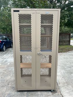 Lyon TA-50 Military Gear Locker