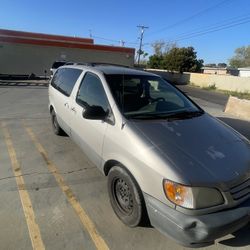 2002 Toyota Sienna