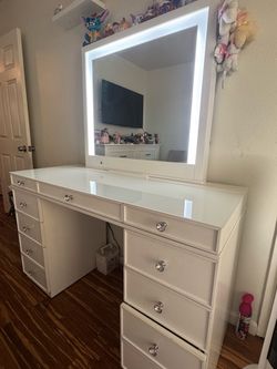 White Bedroom Vanity