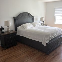 Haverty Furniture / Chestnut Brown/ Queen Size