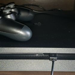PS4 slim 1TB and 7 games