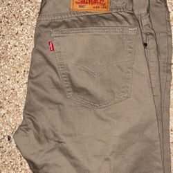 Men’s Levi Jeans 505 34 X 34 Like New 