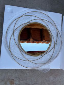 Gold Circle Mirror Wall