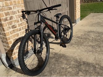 Trek Marlin 5 Gen 3 27.5” Mountain Bike – Excellent Condition – $600 OBO