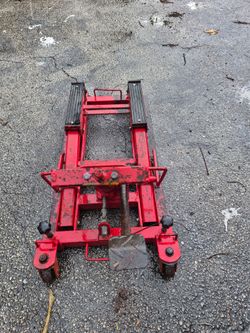 Motorcycle / atv / lawnmower jack. Good working condition